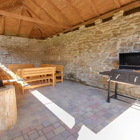 Holiday home Tomasek V Blizkosti Arealu Dolni Dvur