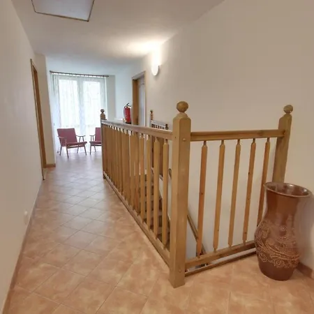 Tomášek V Blízkosti Areálu Dolni Dvur