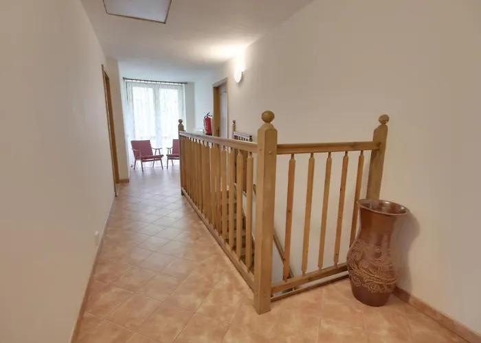 Tomasek V Blizkosti Arealu Dolni Dvur